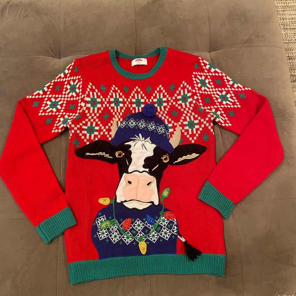 Ugly Christmas Sweater. Cow theme. Flashing lights.